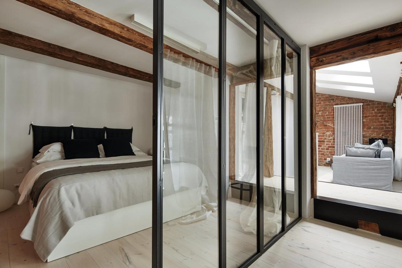 Old New - Prime Location On Main Square Apartment Krakow Bagian luar foto